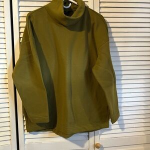 Banana Republic Men's Turtleneck Sweater in Olive